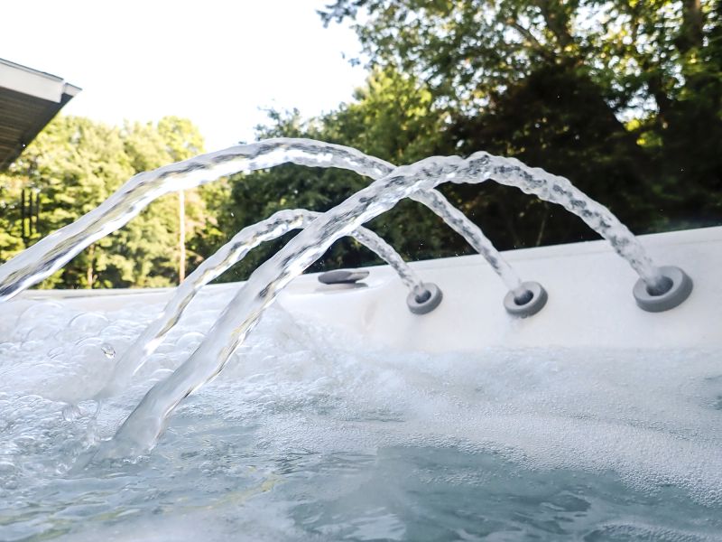 Spa-style Whirlpool Tub